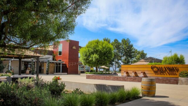 Callaway Vineyard & Winery front of building