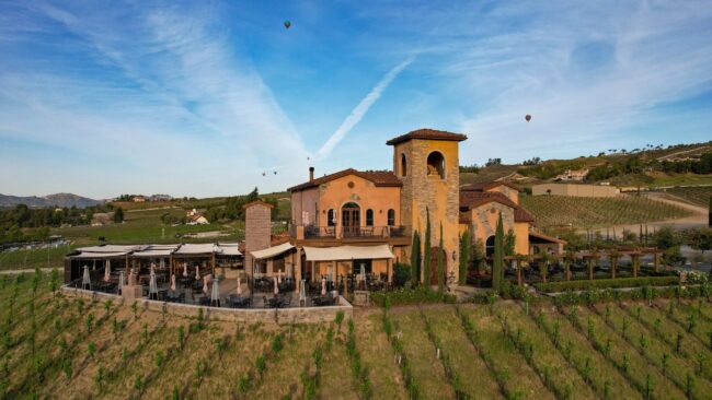 Robert Renzoni Vineyards & Winery front of building