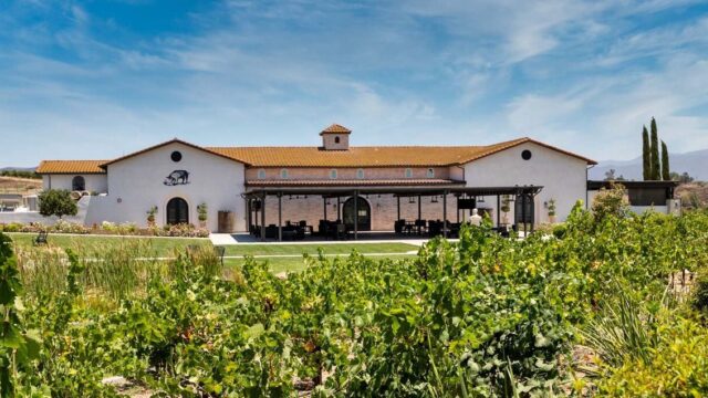 Truffle Pig Winery front of building